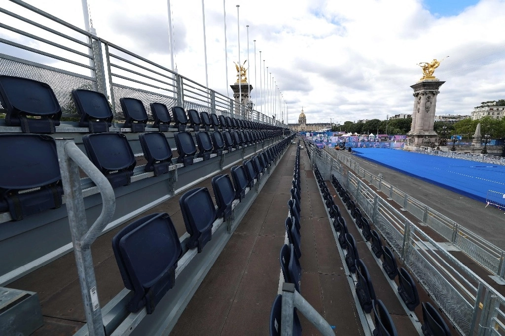 Pista de triatlón en el puente Alexandre III en París durante los Juegos Olímpicos y Paralímpicos de París 2024.Foto Afp
