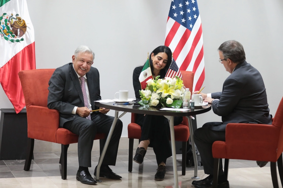 Los presidentes de México, Andrés Manuel López Obrador, y de EU, Joe Biden, conversaron ayer vía telefónica sobre la necesidad de mayor colaboración en el manejo de los flujos migratorios, cooperación en seguridad, así como mayor colaboración económica. Foto tomada del Twitter de @lopezobrador_