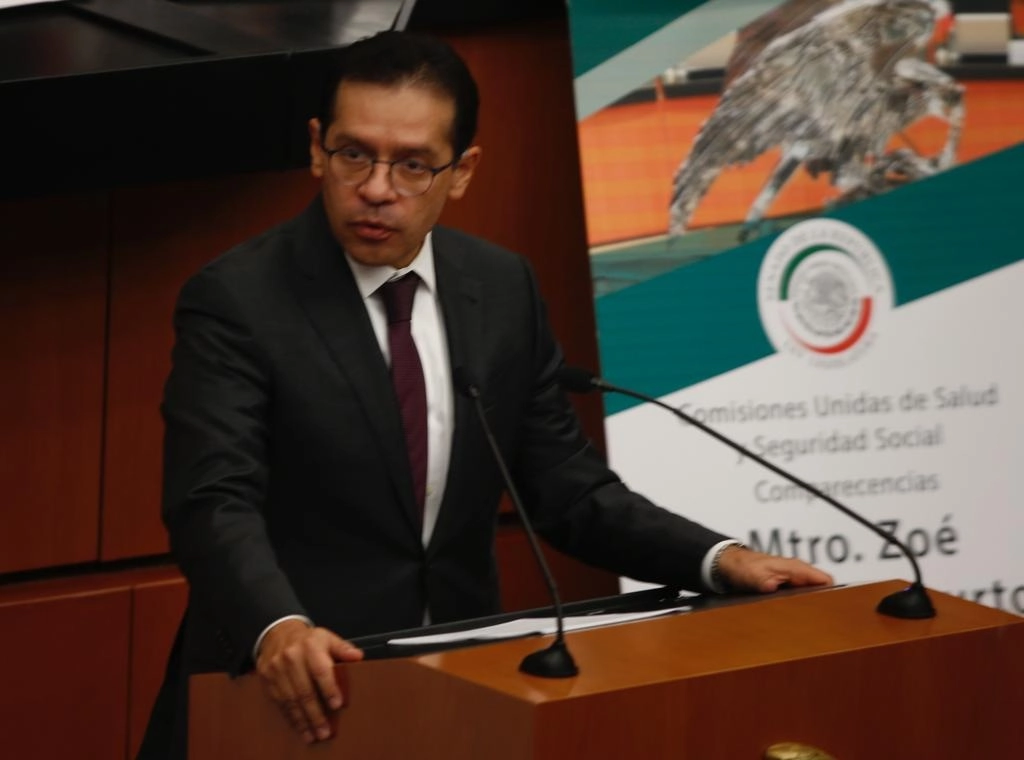 El director general del Issste, Luis Antonio Ramírez, durante su comparecencia ante las Comisiones Unidas de Salud y Seguridad Social del Senado. Foto Guillermo Sologuren