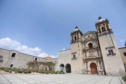  El Centro Cultural Santo Domingo, en Oaxaca, uno de los proyectos claves de Francisco Toledo, cuyo fideicomiso está en peligro. Foto Jorge A. Pérez Alfonso