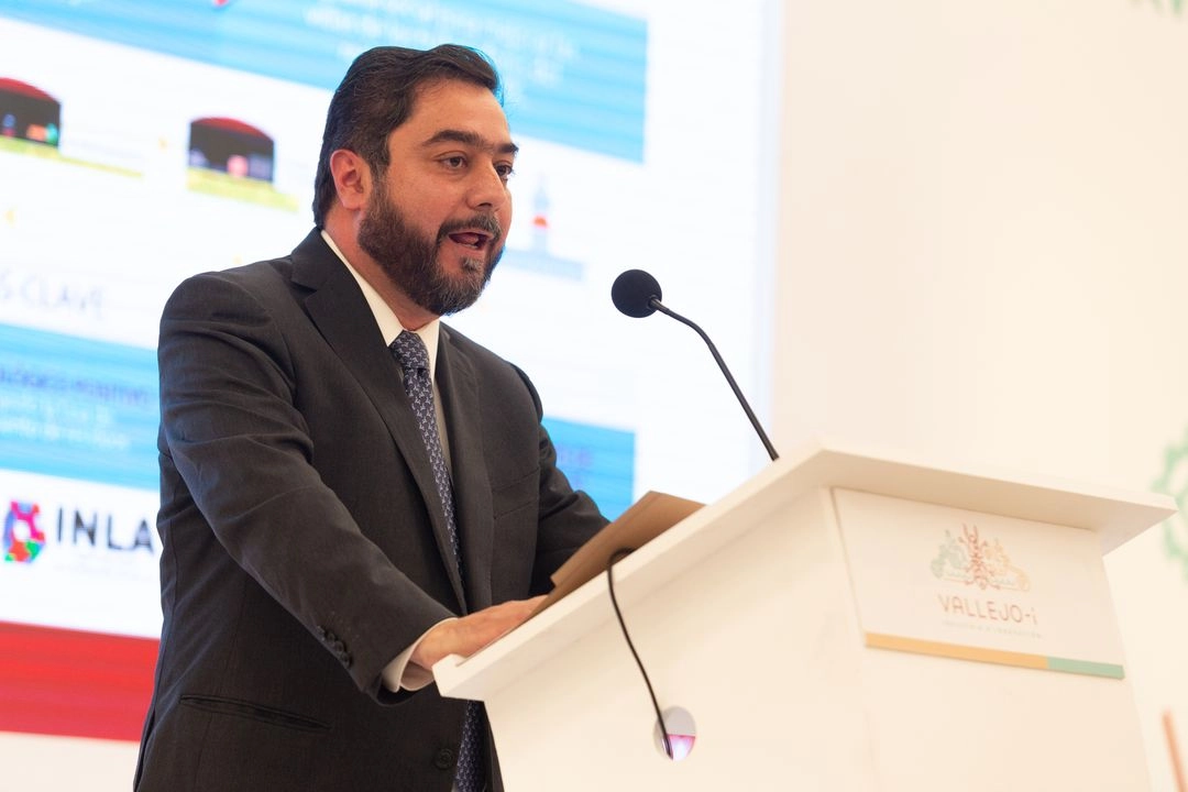 Hay que proteger a la industria nacional señaló el subsecretario de Industria y Comercio de la Secretaría de Economía, Vidal Llerenas Morales.