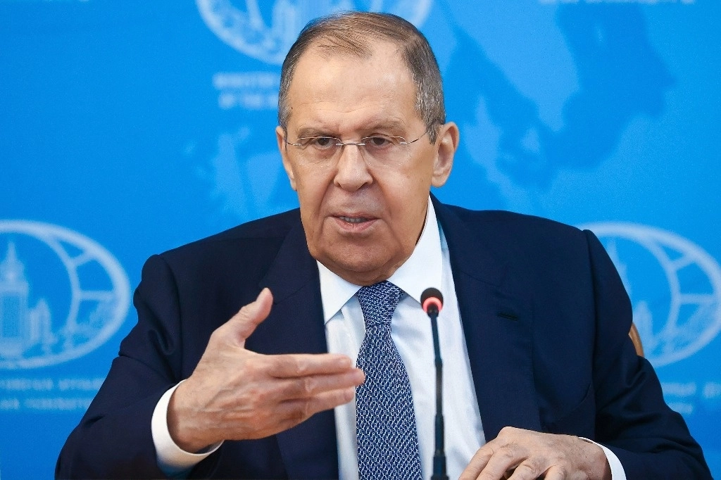 El ministro de Exteriores ruso, Serguéi Lavrov, precisó que hablar de que Irán cambie su doctrina nuclear es un "deseo" de desviar la atención de la operación israelí en la Franja de Gaza bajo el pretexto de las supuestas amenazas de Teherán. Foto Ap / Archivo