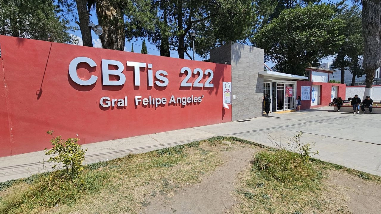 Entrada del CBTis 222 en Hidalgo. Foto