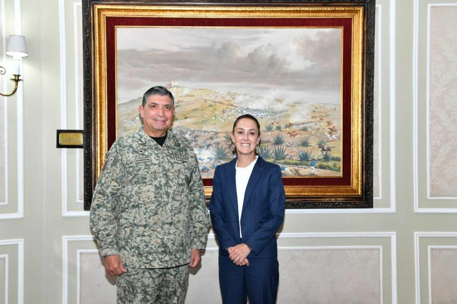 Claudia Sheinbaum, la coordinadora nacional de los comités de defensa de la 4T, informó sobre su reciente reunión con el secretario de la Defensa Nacional, Luis Cresencio Sandoval, quién le ofreció apoyo para su seguridad en sus actividades rumbo al proceso electoral de 2024, el 3 de octubre de 2023. Foto Cuartoscuro
