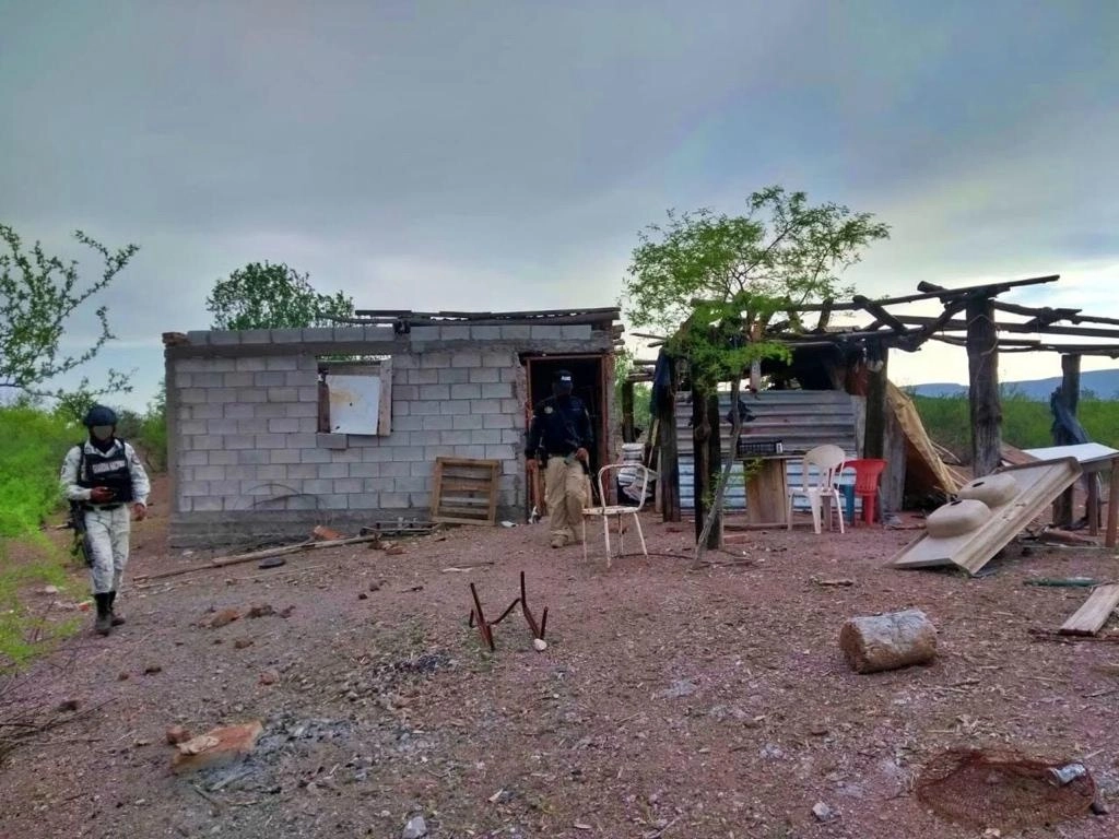 El 19 de septiembre, en un predio de Cajeme, Sonora, personal de la fiscalía localizó restos óseos y ayer confirmó que corresponden a cinco integrantes de la etnia yaqui. Foto Cristina Gómez Lima