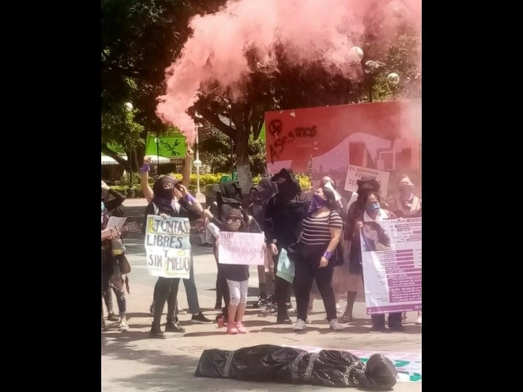 En imagen de archivo, protesta contra los feminicidios en Pachuca, Hidalgo. Foto Ricardo Montoya
