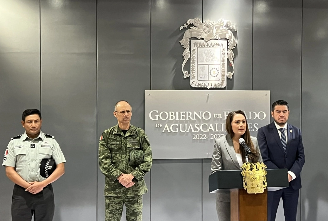 La gobernadora de Aguascalientes, Teresa Jiménez Esquivel, informó que "no hay sobrevivientes” en el desplome del helicóptero en el que viajaba el secretario estatal de Seguridad Pública, Porfirio Sánchez Mendoza, así como otras cuatro personas más, el 17 de noviembre de 2022. Foto Claudio Bañuelos