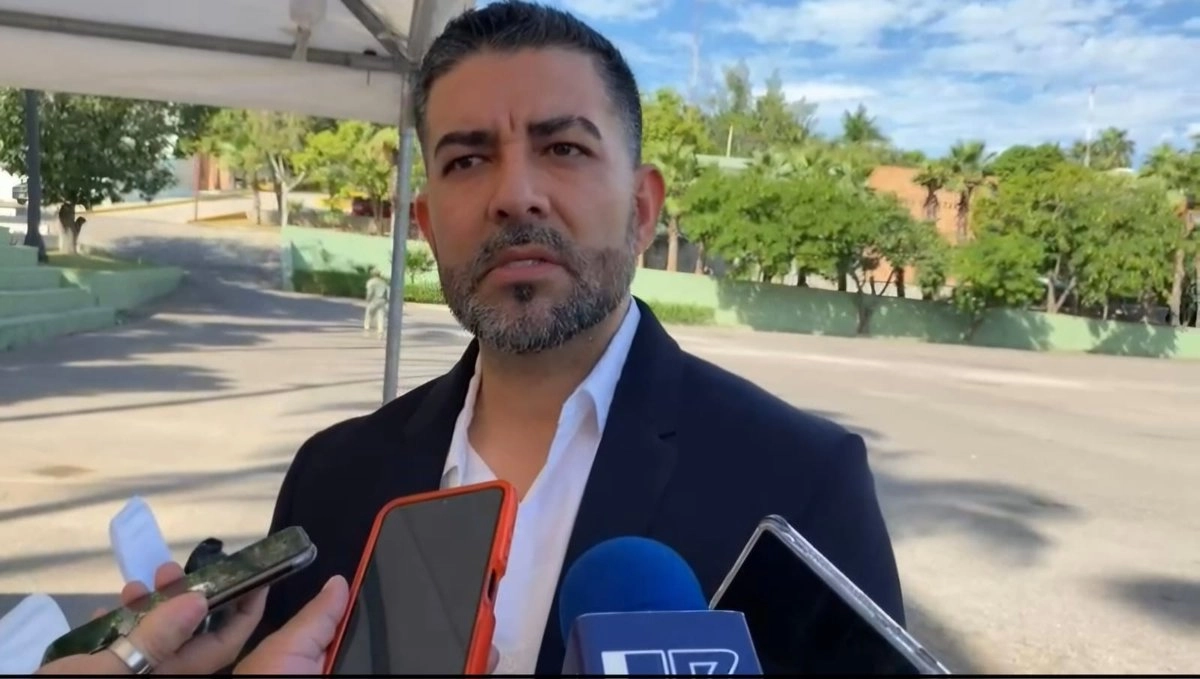 El vicefiscal Isaac Aguayo Roacho explicó que las cámaras de vigilancia de “Terraza Valentino”, muestran a Galván Valenzuela caminar fuera del negocio y posteriormente abordar una camioneta. Foto