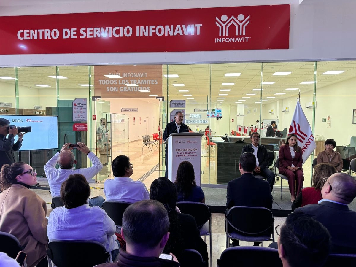 Inauguración de nueva oficina de atención a derechohabientes del Infonavit en el municipio mexiquense de La Paz.
