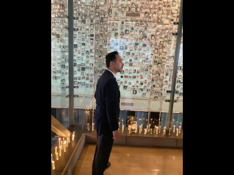 El congresista Joaquin Castro, el demócrata de mayor rango en el Subcomité para el Hemisferio Occidental en la Cámara de Representantes, en el Museo de la Memoria y los Derechos Humanos, hace unos días, durante una visita a Chile. Foto cortesía de la oficina del legislador 