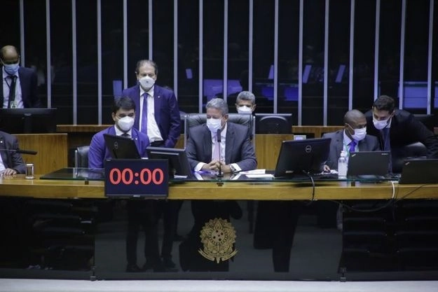 Sesión del Congreso de Brasil donde se aprobó el polémico proyecto de ley llamado por sus opositores como “PL del Veneno”. Foto www.camara.leg.br
