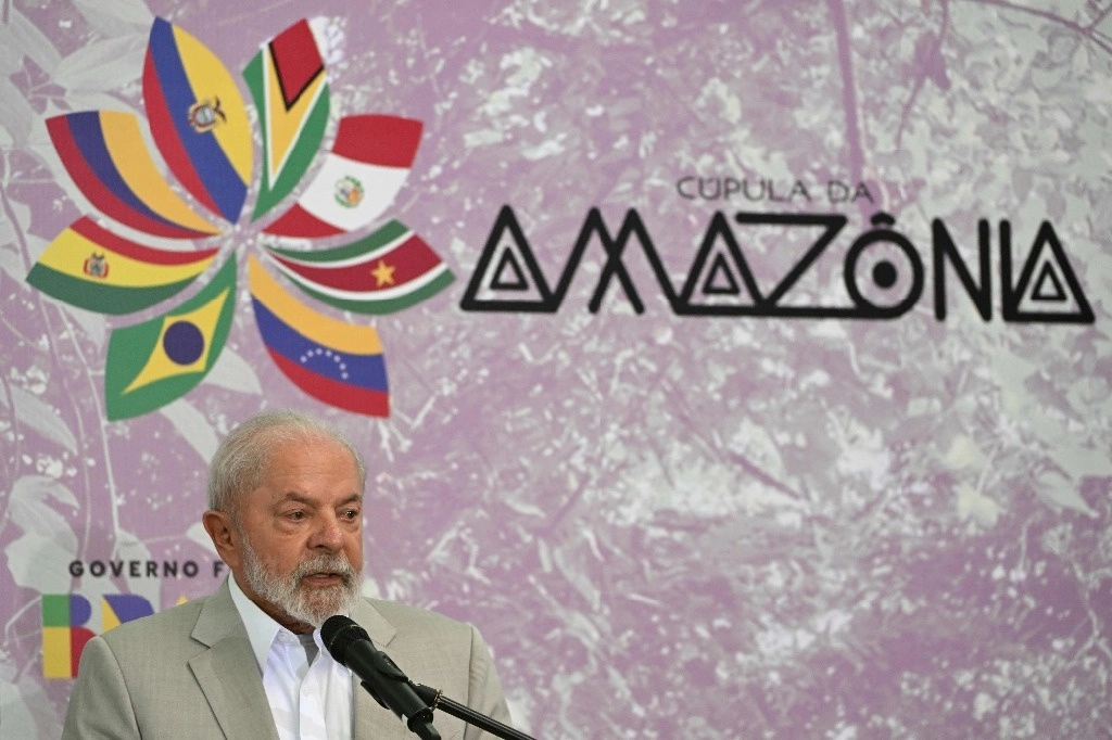  El presidente de Brasil, Luiz Inácio Lula da Silva, da una declaración a la prensa durante la Cumbre del Amazonas en el Centro de Convenciones Hangar en Belem, estado de Pará, Brasil, el 9 de agosto de 2023.  Foto Afp