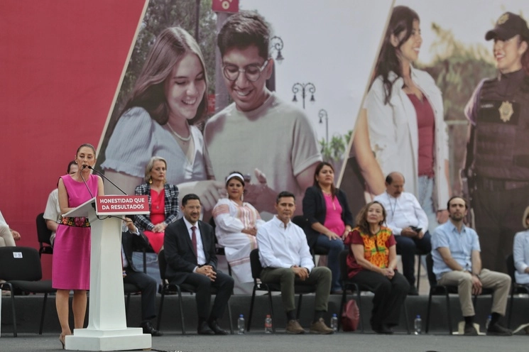 Claudia Sheinbaum, jefa de Gobierno, ofreció su último informe con este cargo en el Monumento a la Revolución para postularse como candidata presidencial al partido de Morena. Foto Marco Peláez