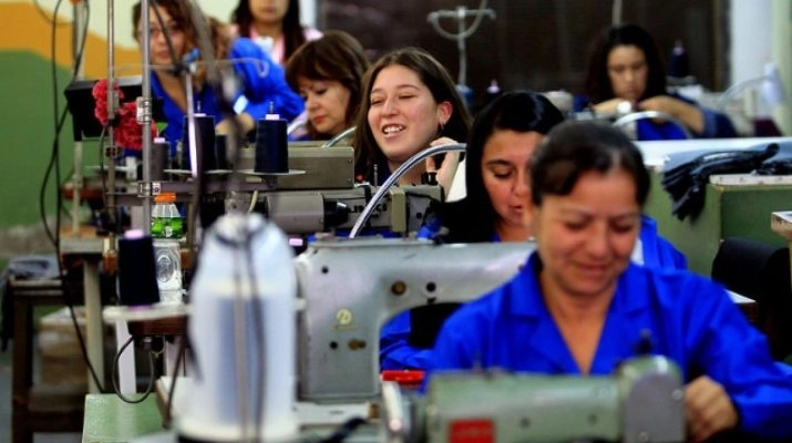 Trabajadoras en una maquiladora en Chile en imagen de archivo.