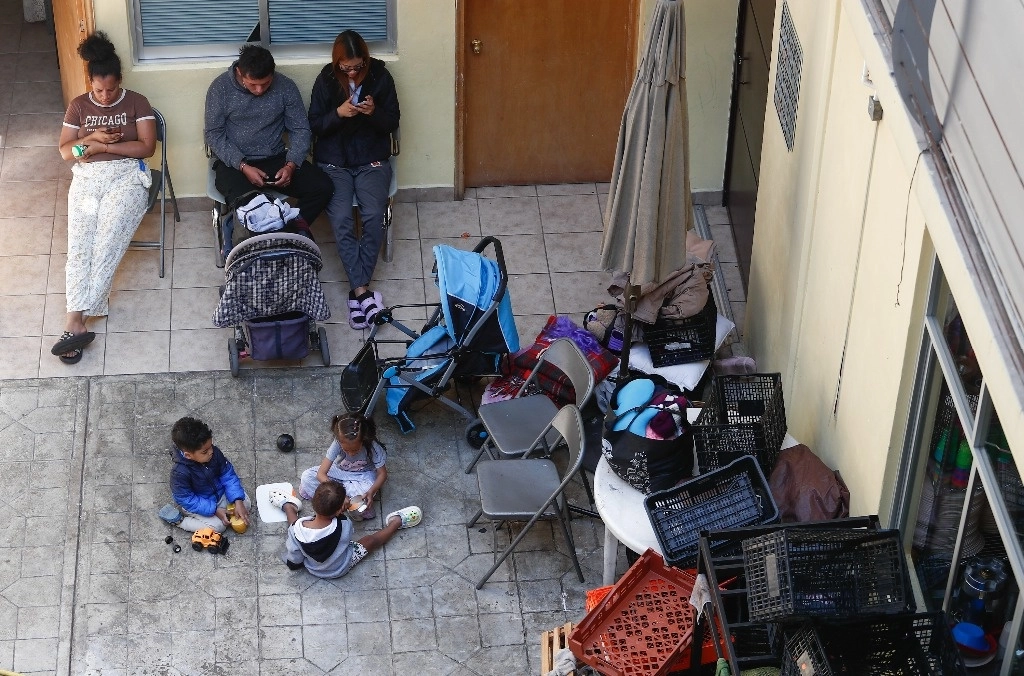 El Congreso de Baja California acordó emprender acciones para proteger derechos de migrantes que son deportados de Estados Unidos. Foto Víctor Camacho/Archivo