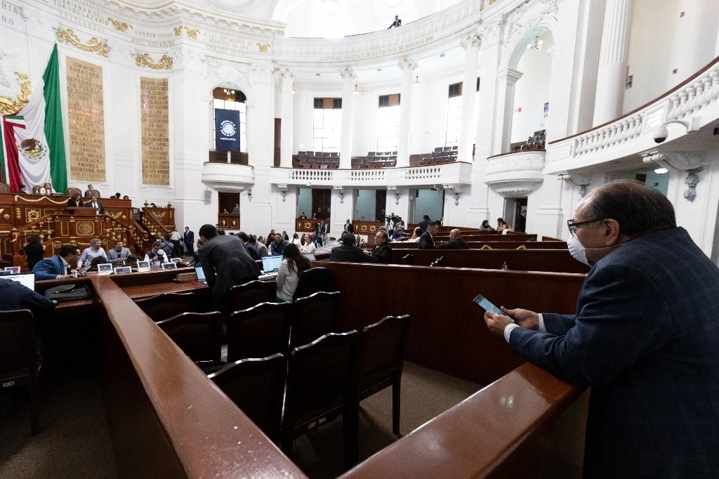 Sesión en el Congreso capitalino. Foto Pablo Ramos / Archivo
