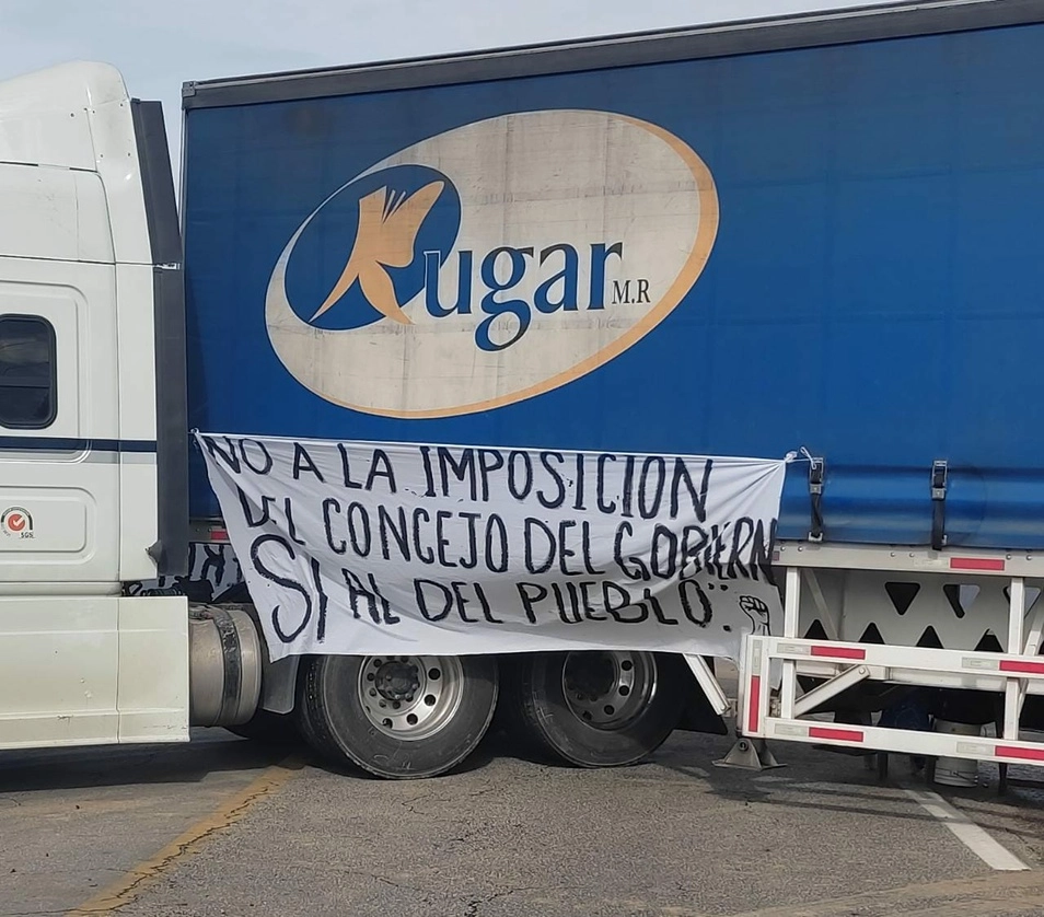 El conflicto de representación en el Ayuntamiento de Teopisca, Chiapas ha provocado protestas y manifestaciones de habitantes. Foto La Jornada 