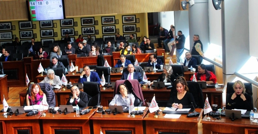 El Congreso de Chihuahua avaló por mayoría la armonización de la reforma judicial federal para que jueces y magistrados sean electos por voto popular. Foto @CongresoEdoChih