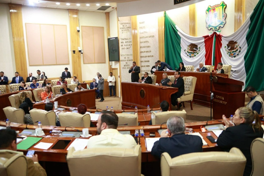 Con el voto de 27 legisladores y uno en contra, la trigésimo tercera legislatura del Congreso de Nayarit aprobó el Presupuesto de Egresos para el ejercicio fiscal 2023 por un monto superior a los 28 mil millones de pesos. Foto tomada del Twitter de @CongresoNayarit