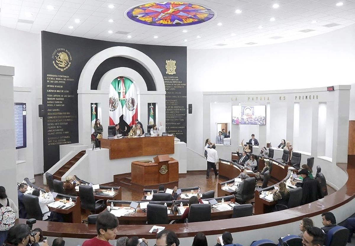 El Congreso de SLP realiza reuniones con representanes de 21 organismos operadores de agua en SLP para revisar el modelo tarifario del servicio. Foto 