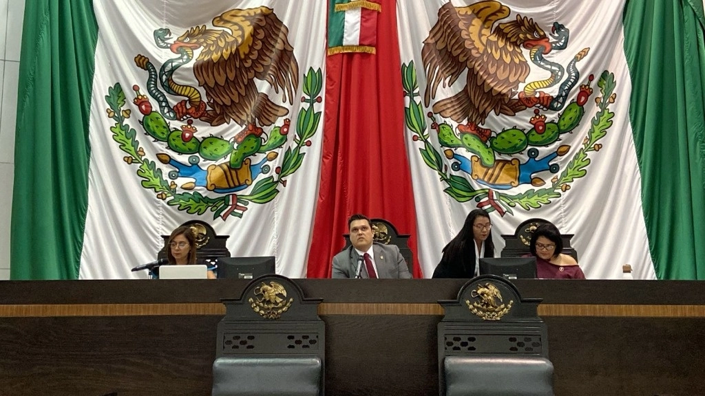 Con 19 votos a favor de Morena, 13 en contra del PAN y cuatro abstenciones el Congreso de Tamaulipas aprobó quitar el fueron a nuevos legisladores. Foto Congreso Tamaulipas