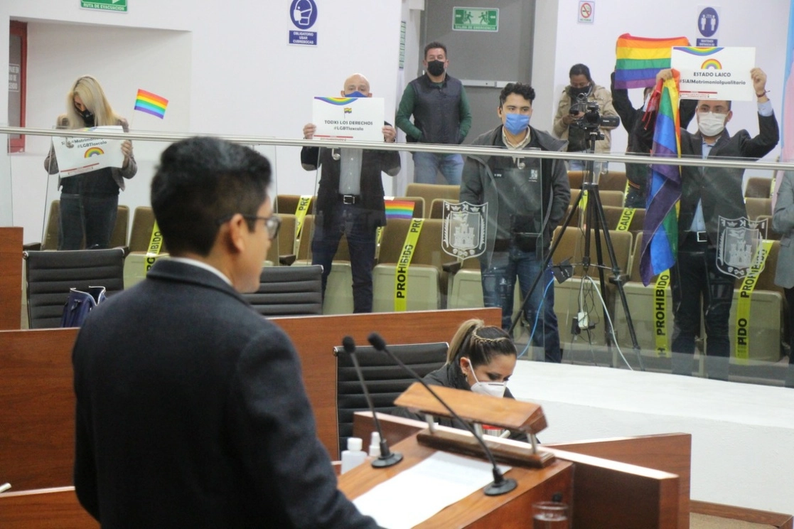 Sesión del Congreso donde se aprobó el dictamen. Foto La Jornada