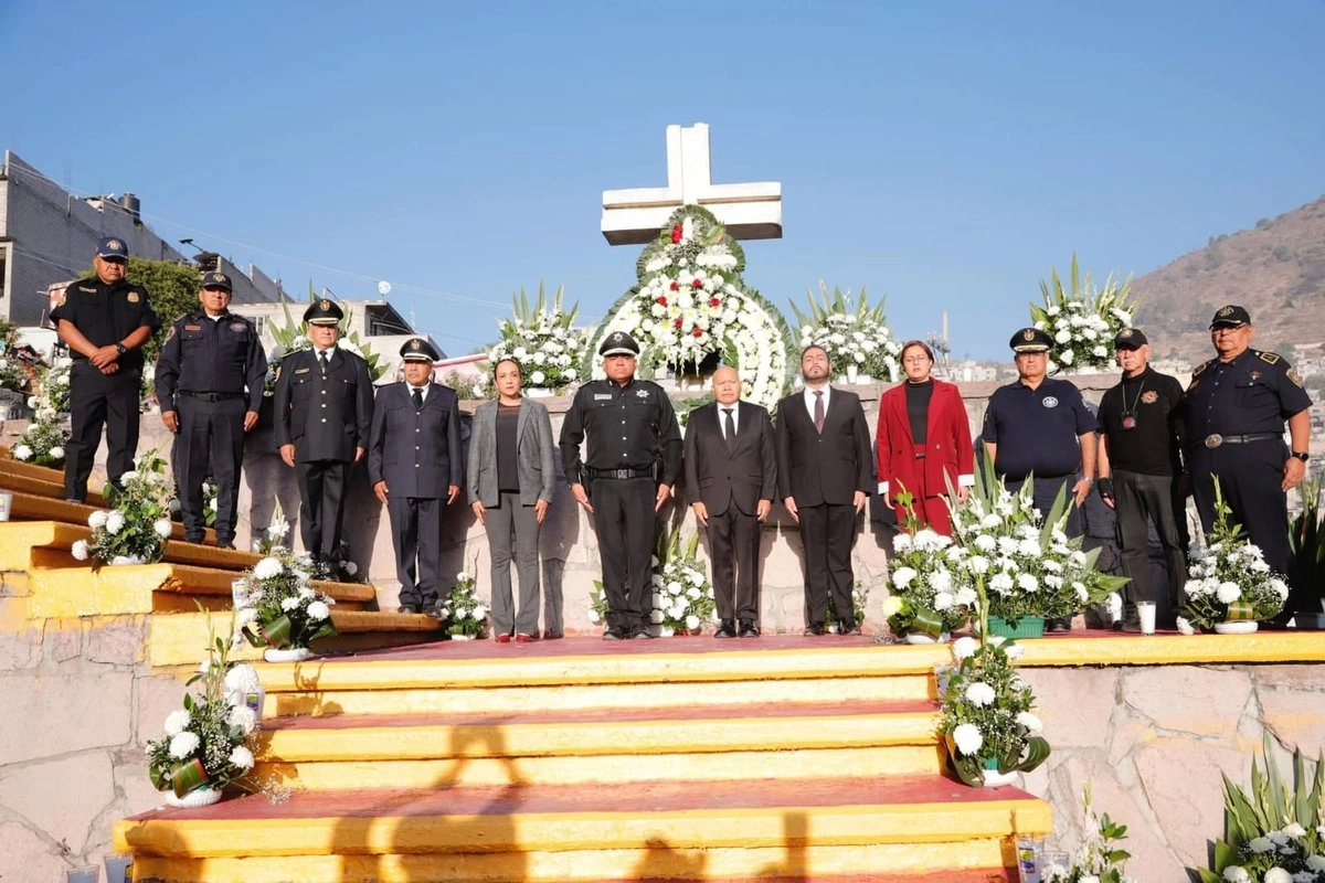 El alcalde Raciel Pérez Cruz presidió actos públicos en memoria y homenaje de las víctimas de la tragedia. Foto 