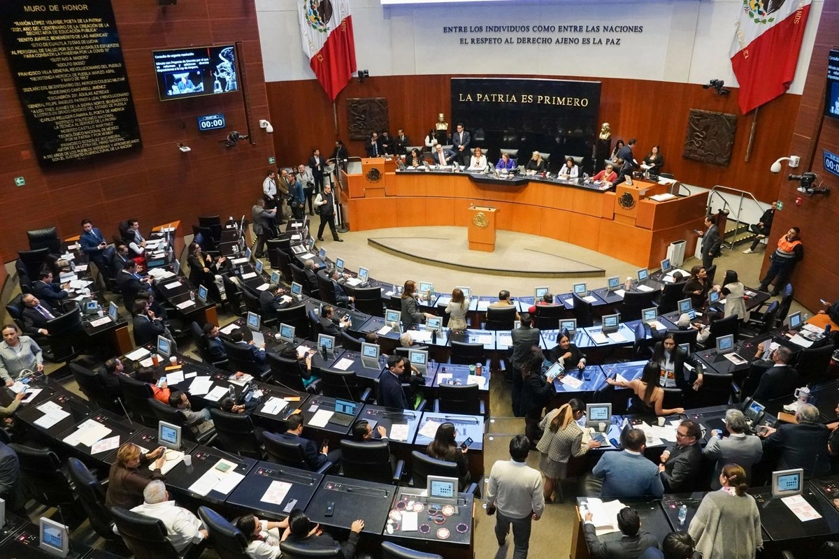 “Fue una conquista que transformó para siempre nuestra vida democrática, un triunfo del pensamiento, de la organización y de la acción de mujeres valientes que cambiaron para siempre el destino de nuestra nación”, afirmó la presidenta de la mesa directiva, Laura Itzel Castillo (Morena). 