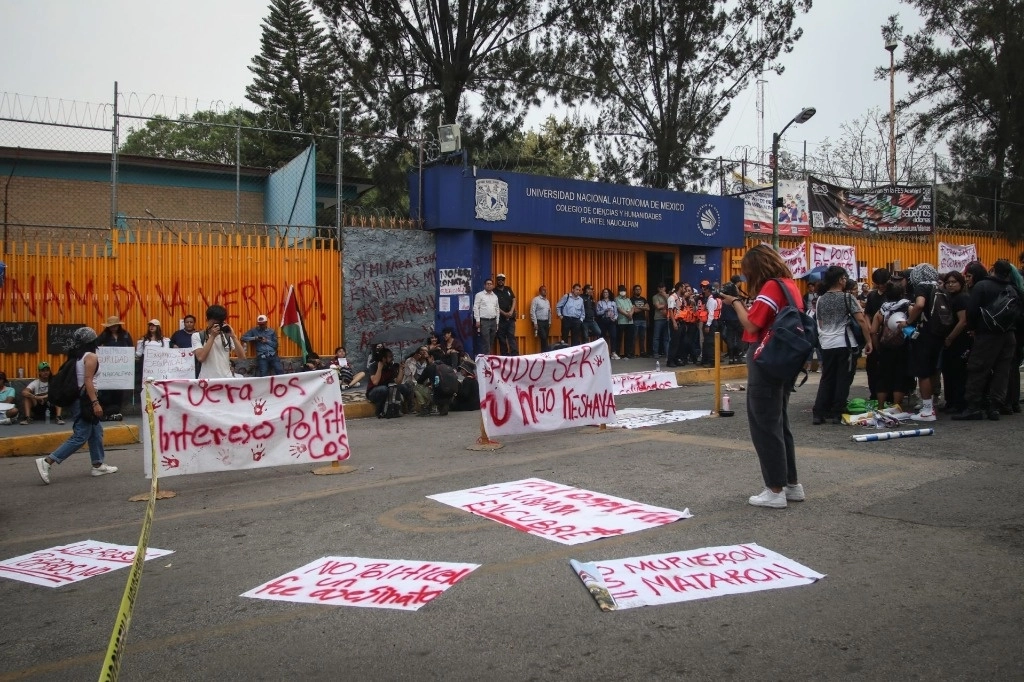 Manifestación de alumnos del plantel Naucalpan del CCH, en mayo pasado, mismo que actualmente se encuentra 'tomado'. Foto Cuartoscuro 