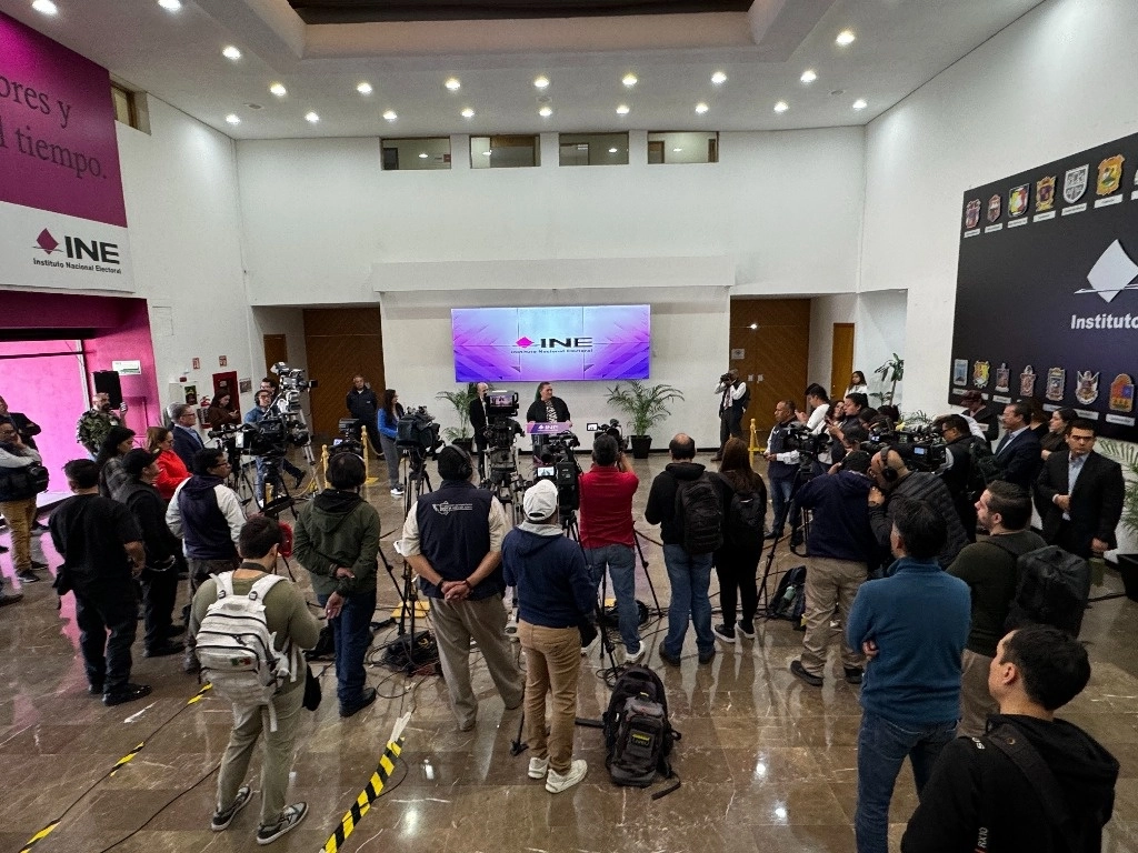 El consejero Arturo Castillo inició la exposición sobre el asunto, a fin de “desmitificar” la versión según la cual el INE pidió más recursos para hacer la elección de ministros, magistrados y jueces. Foro Luis Castillo/ La Jornada/ Archivo 