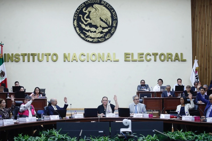Durante una sesión del Consejo General del INE. Foto Cristina Rodríguez / Archivo 