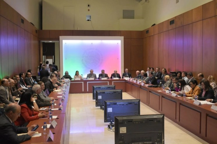 Exhortó a las instituciones del sector a presentar su plan de ampliación de servicios y reconversión de camas hospitalarias. Foto Cortesía Ssa