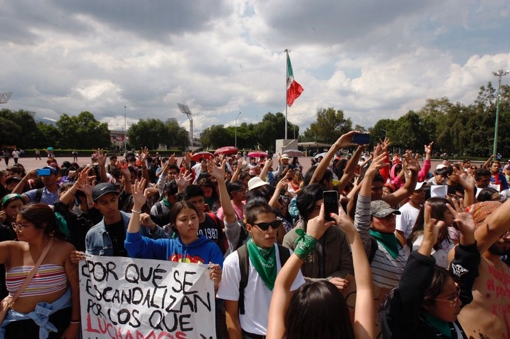 Estudiantes del CCH Sur de la UNAM marchan a Rectoría en contra de la violencia sexual dentro de la institución. Foto Cristina Rodríguez / Archivo