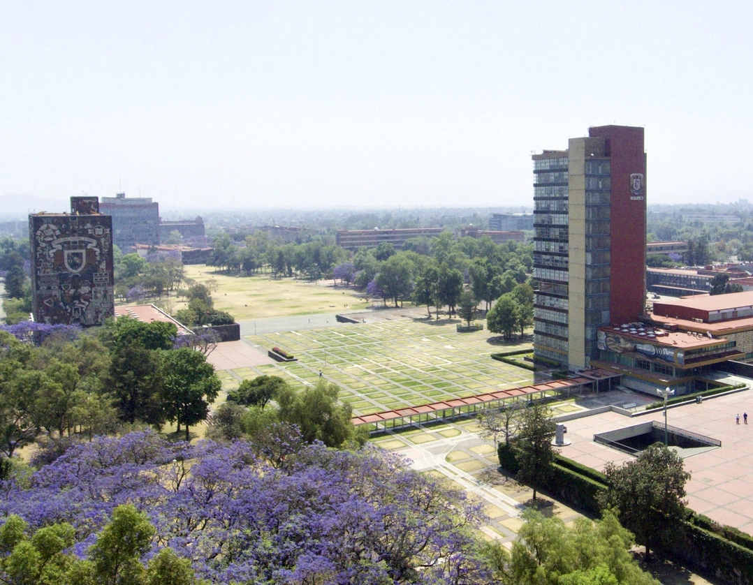 Torre de Rectoría y la Biblioteca Central en Ciudad Universitaria. Foto La Jornada / Archivo