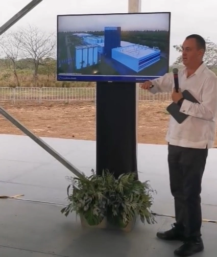 Representantes de Constellation Brands durante la presentación del proyecto. Imagen tomada del video publicado en la cuenta de Twitter @m_ebrard