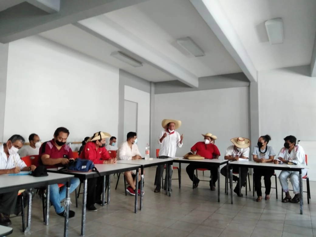 Reunión de diversos colectivos como el Frente de Arte y Cultura; el de Proyecto Arte AC; Arte Contorno y Teatro Domingo Soler, así como trabajadores de gremio artístico. Foto La Jornada 