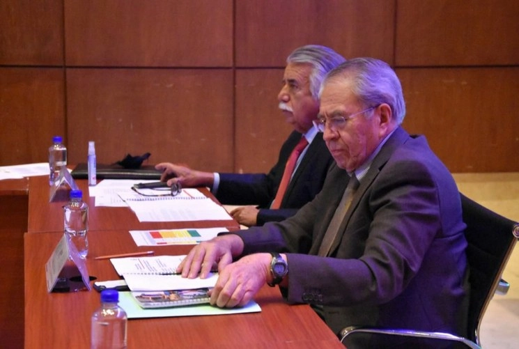 El secretario de Salud, Jorge Alcocer Varela (c,der) durante la reunión del Consejo de Salubridad General. Foto Secretaría de Salud 