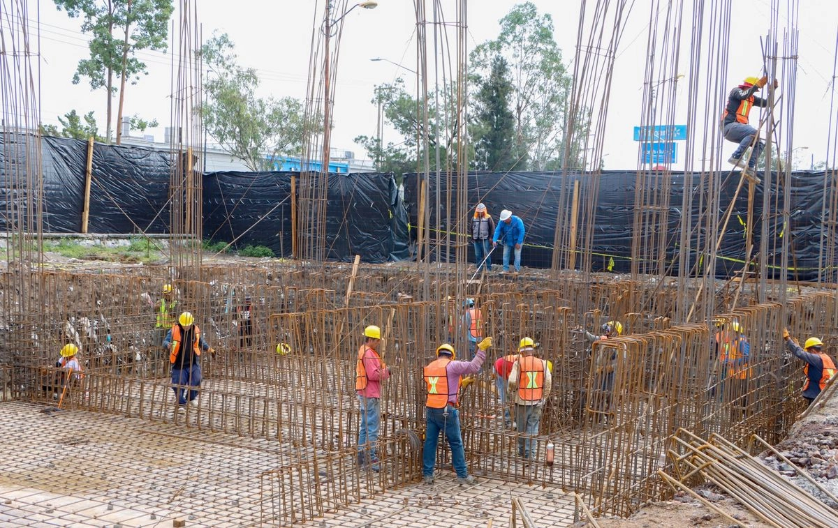 Obras de un nuevo bachillerato tecnológico en Nezahualcóyotl. Foto