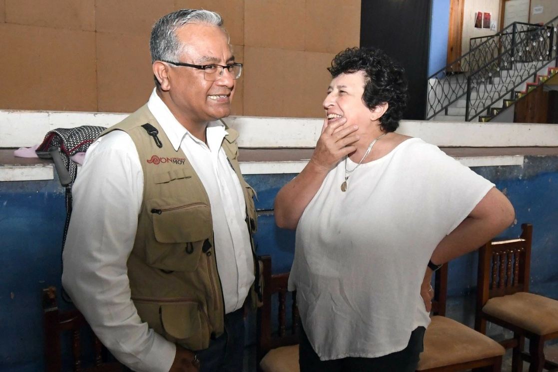 Antonio González Cabañas, presidente municipal de Tixtla, Guerrero y Raquel Sosa, coordinadora nacional de las Universidades para el Bienestar Benito Juárez. Foto Sergio Ocampo Arista