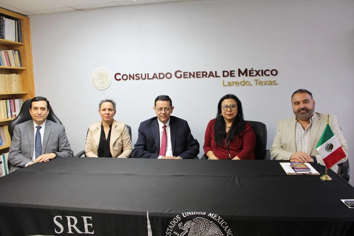 Una de las principales recomendaciones es no responder a interrogatorios sin antes hablar con un abogado o representante consular, ya que muchas personas se autoincriminan sin saberlo. Foto 