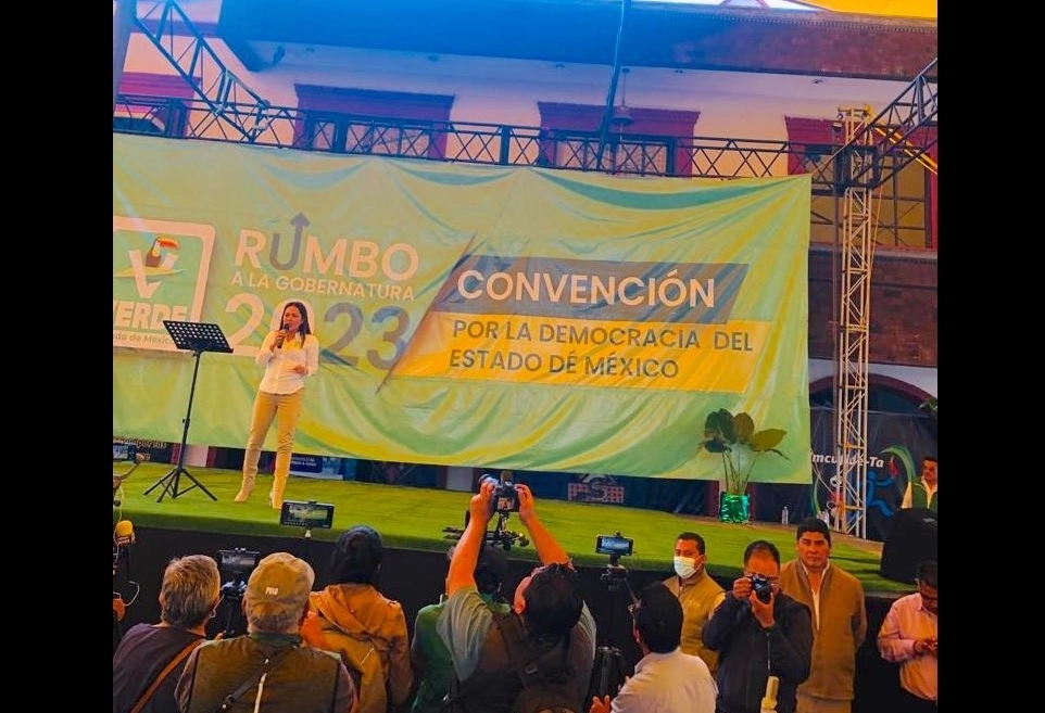 La dirigente nacional del PVEM, Karen Castrejón estuvo en Edomex para abordar el rumbo del partido para las elecciones de 2023. Foto Tomada del Twitter @karencastrejont