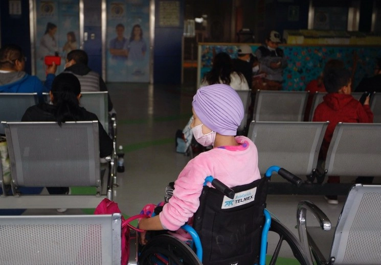 Paciente del Hospital Infantil de México "Federico Gómez" en imagen de archivo. Foto Roberto García