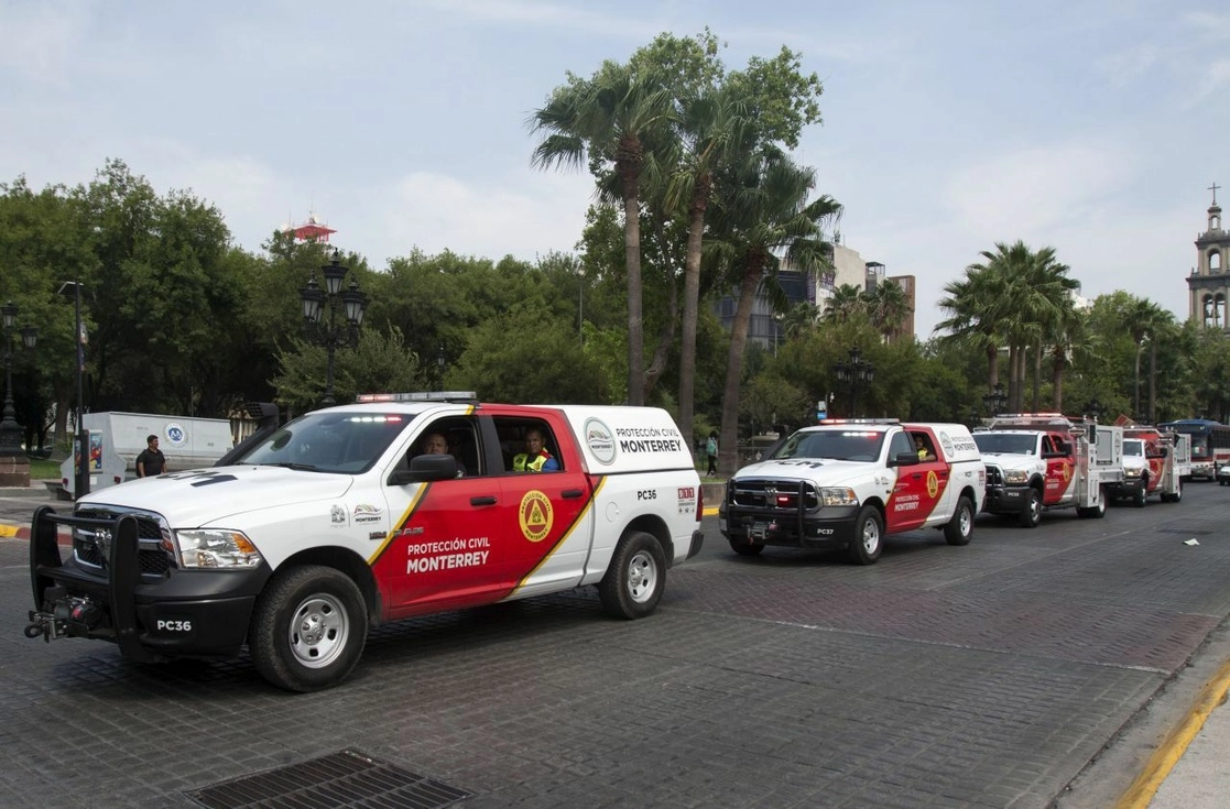 Un operativo de rescate en la ciudad de Monterrey. Foto Cuartoscuro
