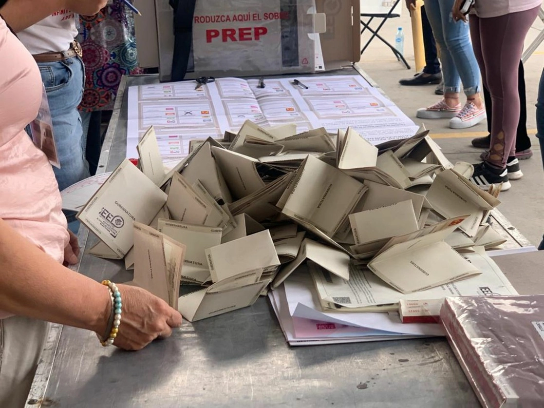 Conteo de votos luego del cierre de casillas en Durango, el pasado 5 de junio. Foto Cuartoscuro