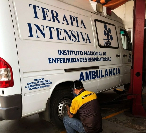 El fabricante alemán anunció que desde el 14 de mayo entregó al INER, juegos de llantas para ambulancias. Foto cortesía Continental Tire México.