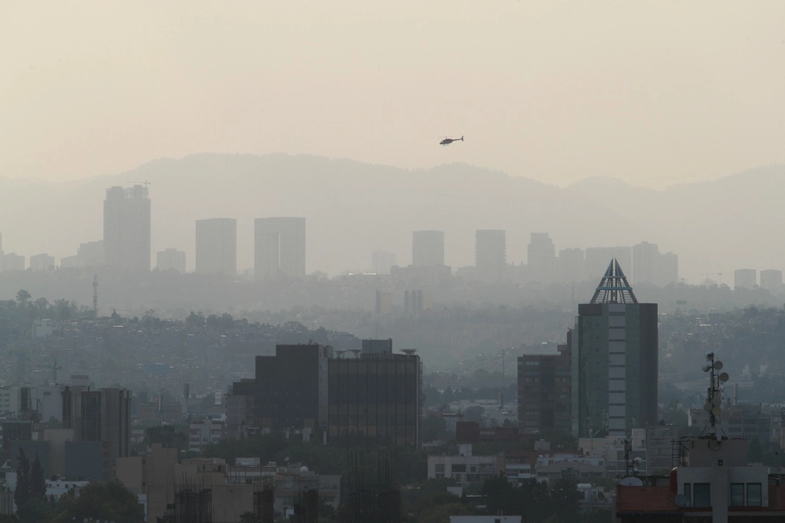 Debido a la alta concentración de ozono, la Comisión Ambiental de la Megalópolis determinó la aplicación del doble ‘Hoy no circula’ para este miércoles. Foto Alfredo Domínguez