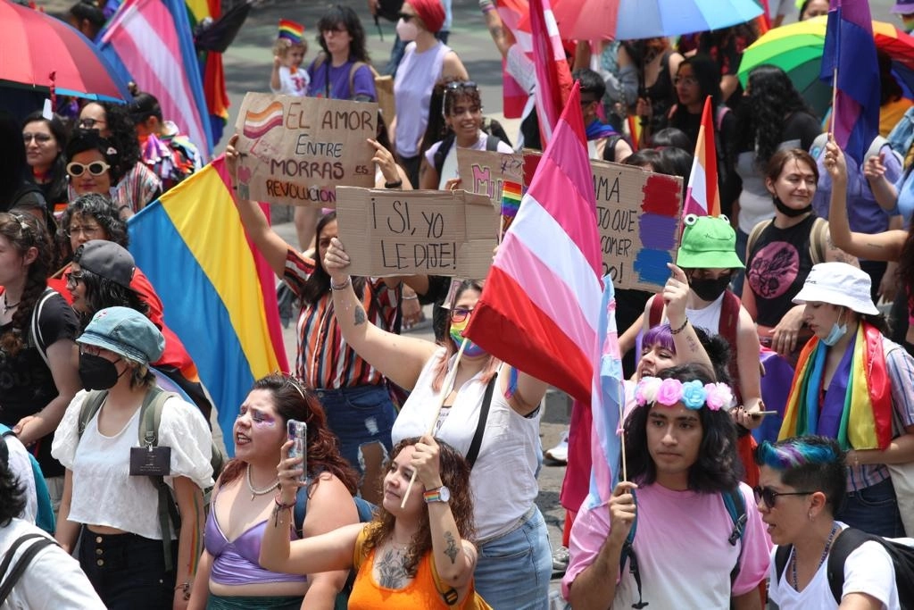 Participantes de la Marcha Lencha en la Ciudad de México, el pasado 18 de junio de 2022. Foto María Luisa Severiano