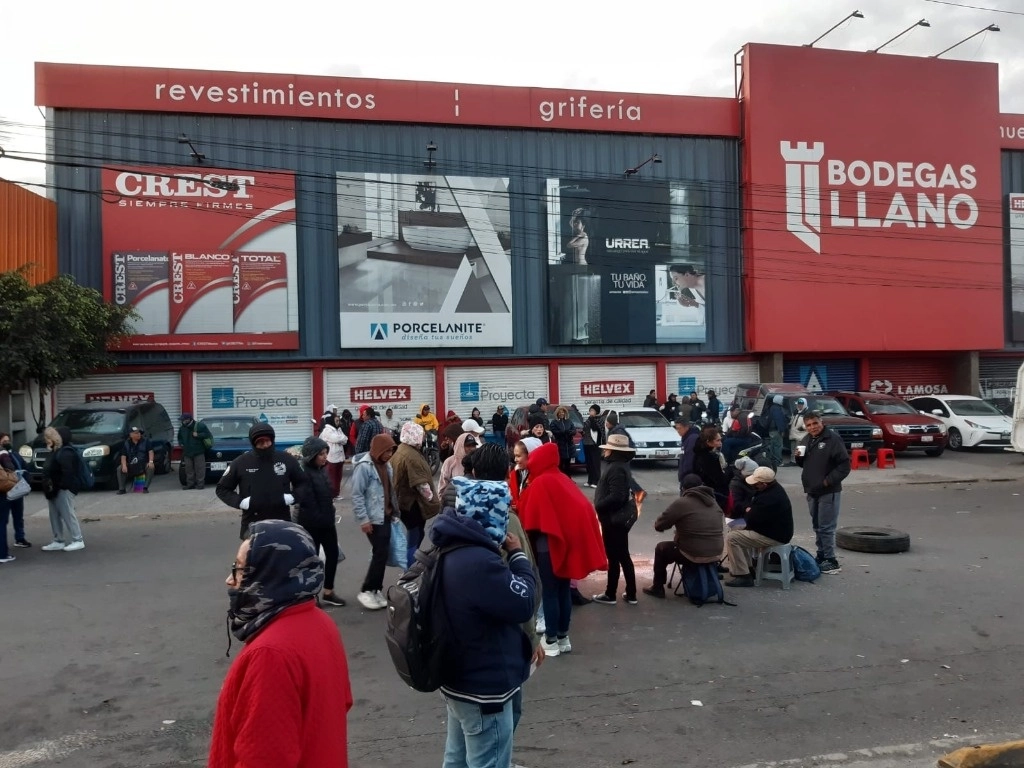 Las protestas tienen colapsadas vialidades de Ecatepec como Vía Morelos, la avenida López Portillo, la carretera federal Texcoco-Lechería, la López Mateos, la avenida Central y río de los Remedios, el 19 de diciembre de 2024. Foto ‘La Jornada’
