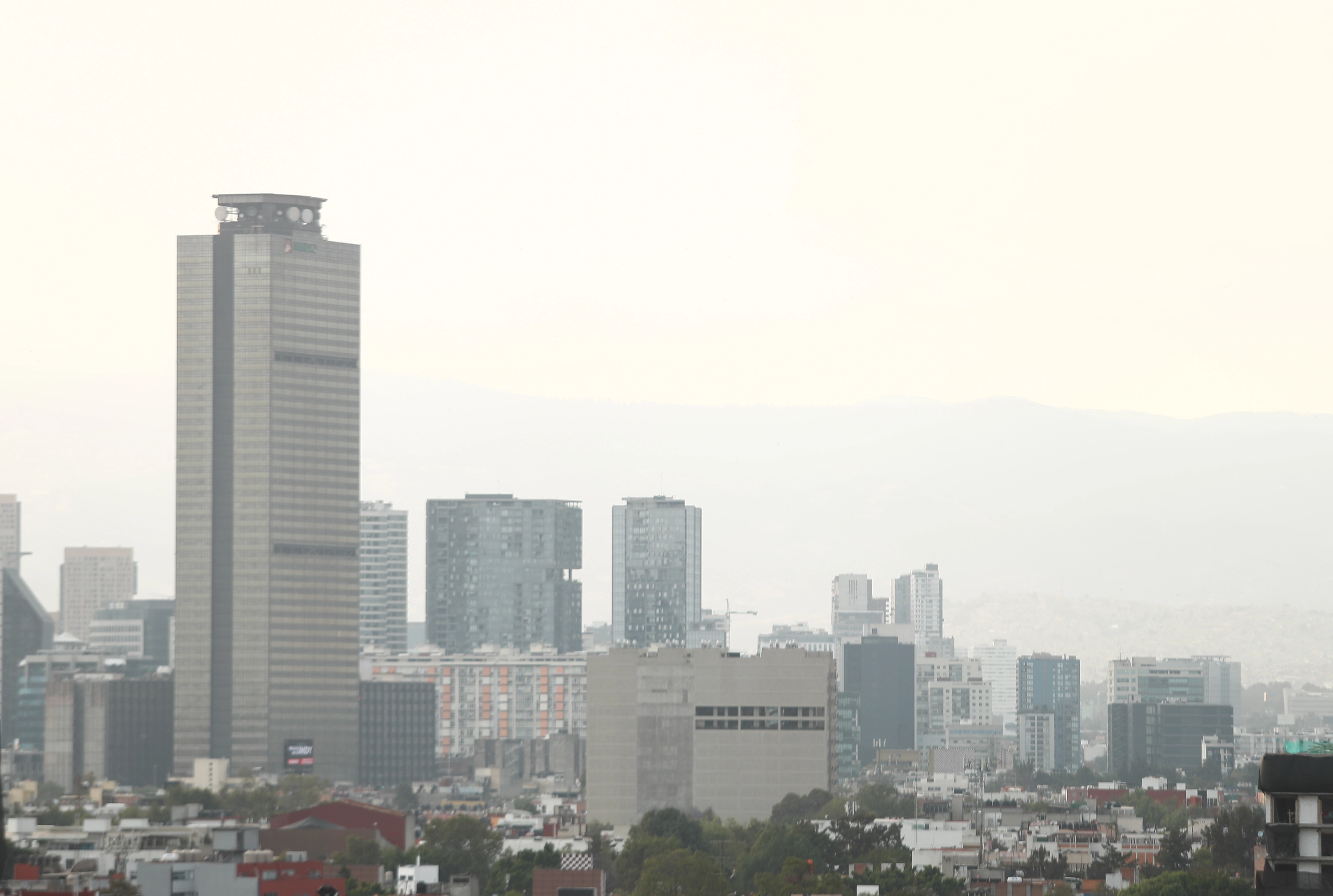 La Contingencia Ambiental por concentración de ozono en  el aire permanecía en Fase 1 el medio día de este jueves. Foto 