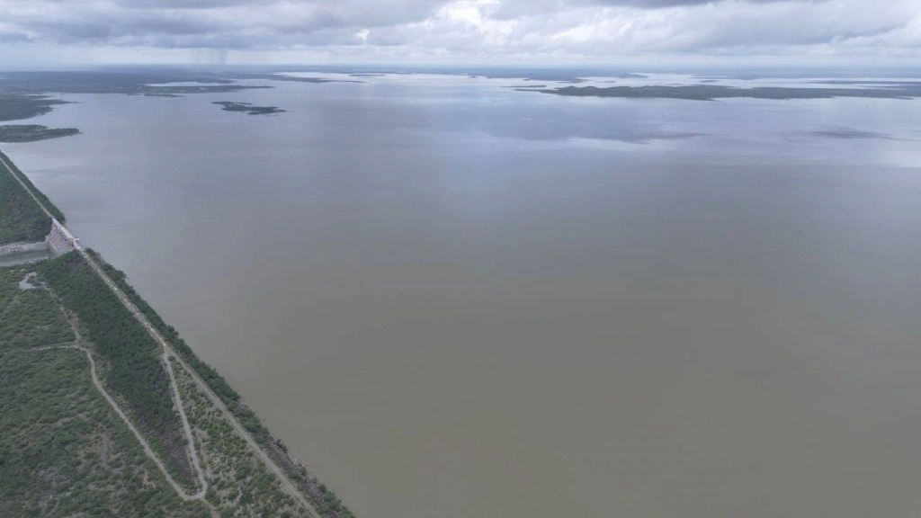 Imagen aérea de la presa La Boca, en Nuevo León, tras el paso del huracán 'Alberto', en junio de 2024. Foto Cuartoscuro / Archivo   